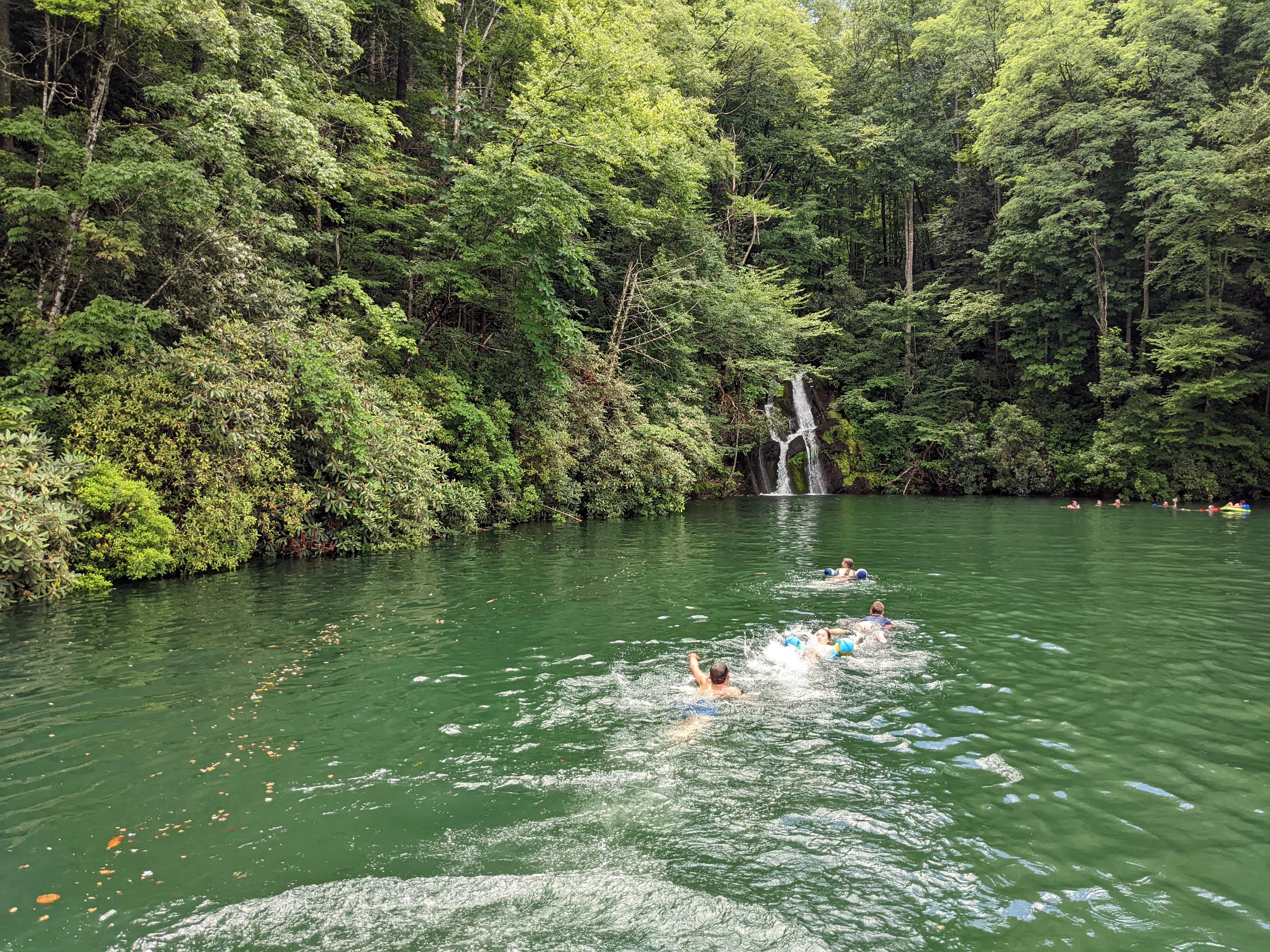 Featured image of post Scuba Diving and Falls Tour on Lake Jocassee