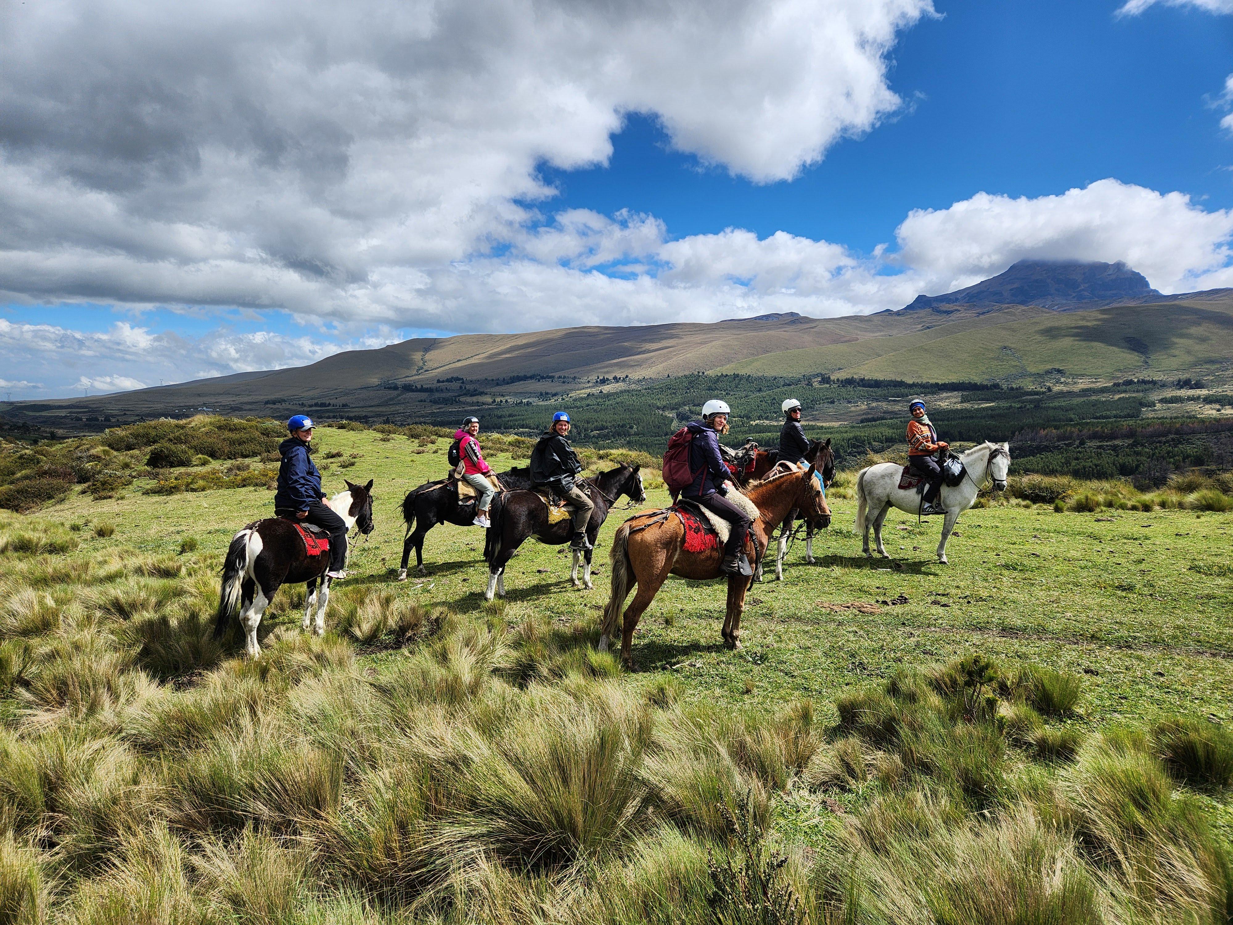 Featured image of post Horseback Riding at the Base of Cotopaxi